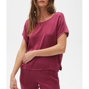 Michael Stars Elena Washed Satin Boatneck Boxy Tee in Pinot Size Extra Small NWT
